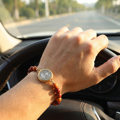 Bracelet unisexe réglable en perles de bois de Saint-Benoît