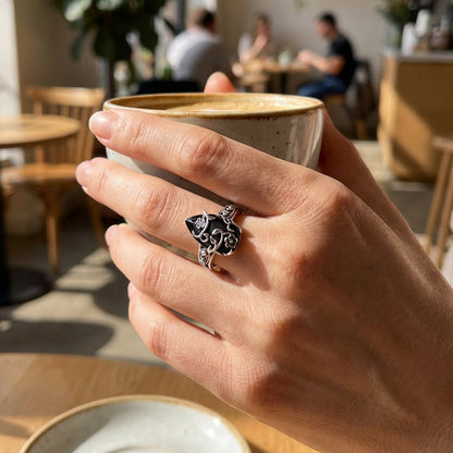 💎 50% sur Bague Bohème Vintage à Motif Floral ! 💎 Artisanat Détaillé, Pierre Précieuse Noire & Style Romantique Ajustable✨