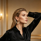 🌙 50% DE RÉDUCTION ✨ Boucles d'oreilles créoles croissant plaqué or – Détails en filigrane, fleurs en émail rose & bleu – Crochet sécurisé, style bohème chic – parfaites pour le quotidien ou les occasions spéciales 💖