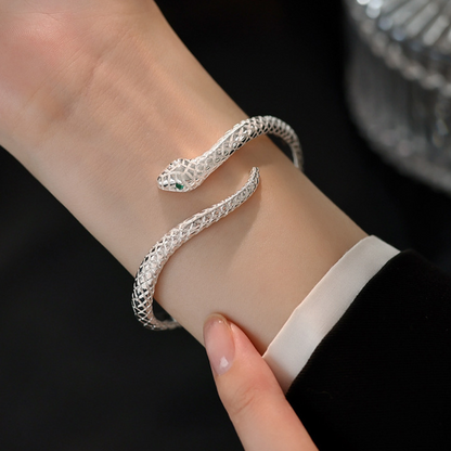 📢📢50% DE RÉDUCTION !! ⏰ 🐍 Bracelet Jonc Serpent Vintage – Manchette Ouverte Réglable avec Écailles Texturées & Yeux Verts ✨